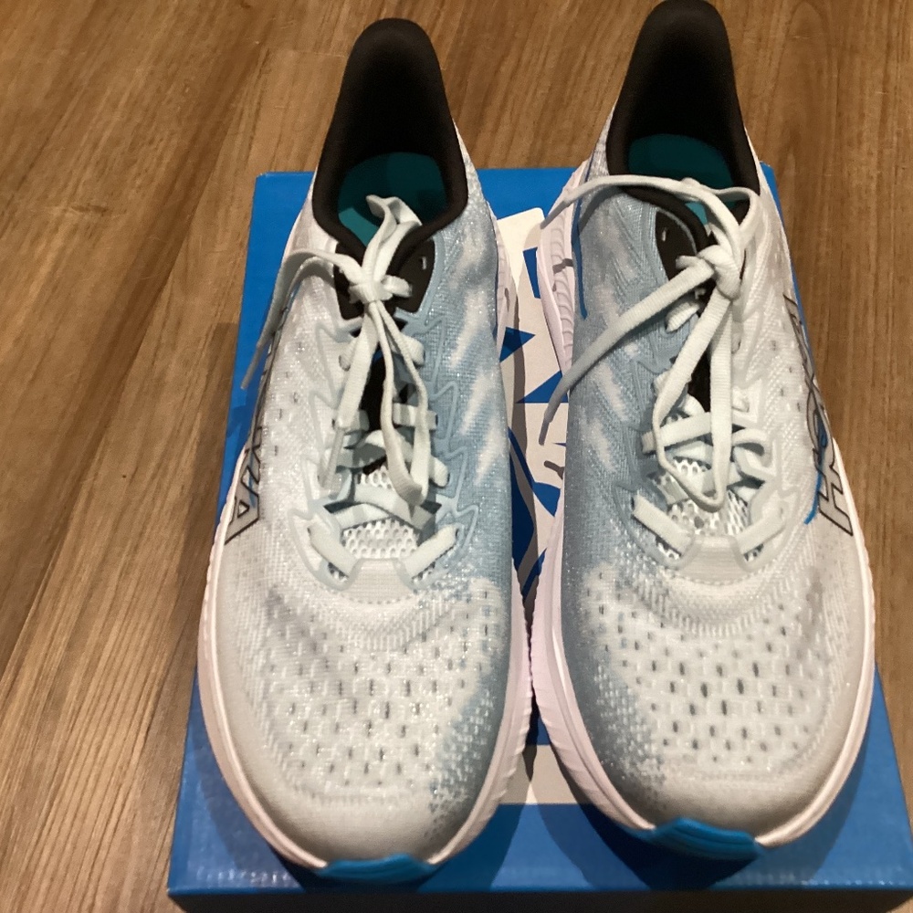 Hoka One One Mach 6 Size 10 Brand New in Box Item No. 1147810